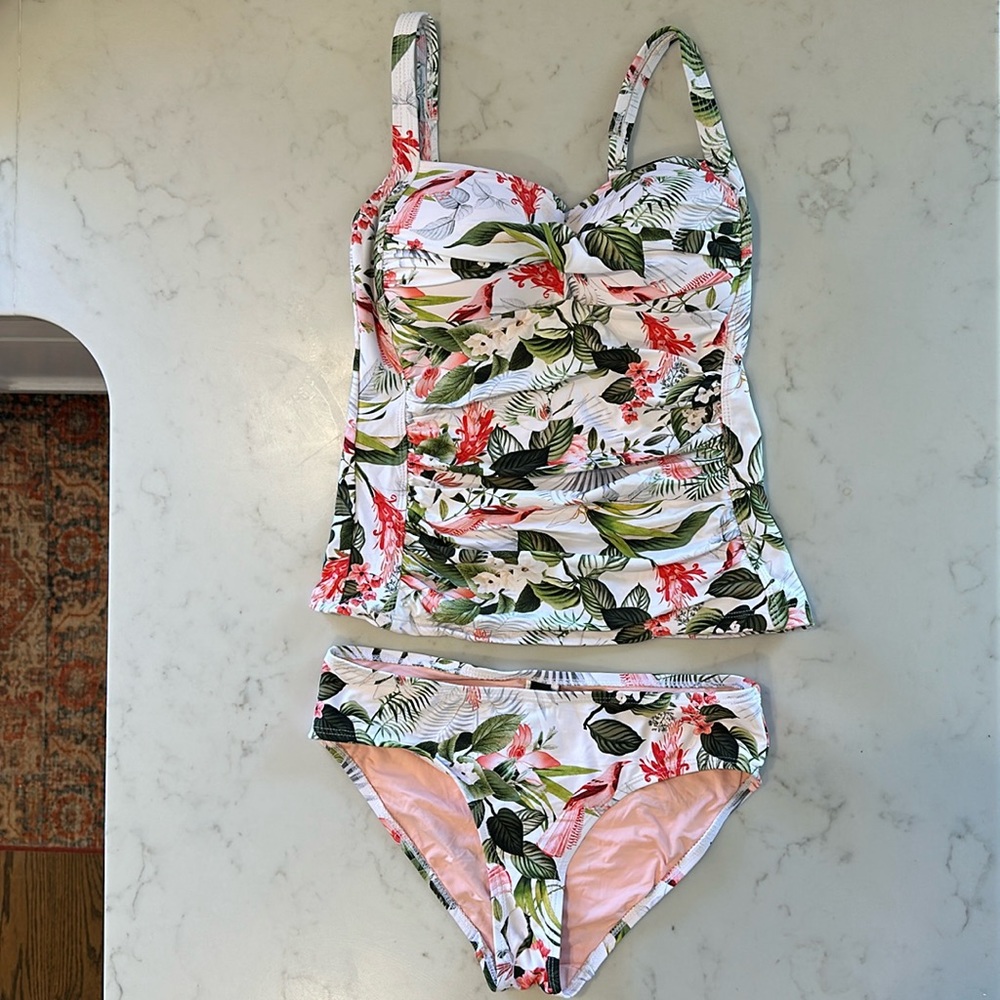 Tankini swim set. Never worn.
